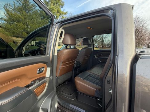 Used 2018 Nissan Titan Platinum Reserve w/ Platinum Utility Package image 10