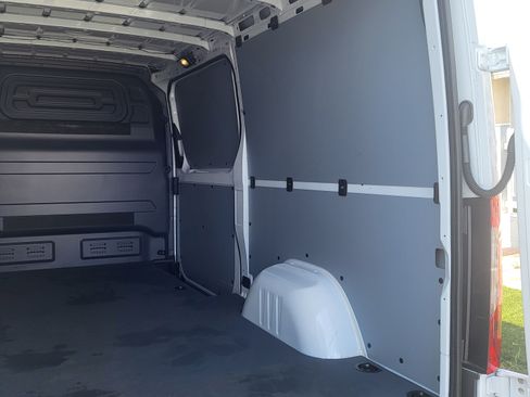 Used 2023 Mercedes-Benz Sprinter 2500 image 4