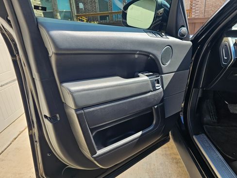 Used 2014 Land Rover Range Rover Sport HSE image 9