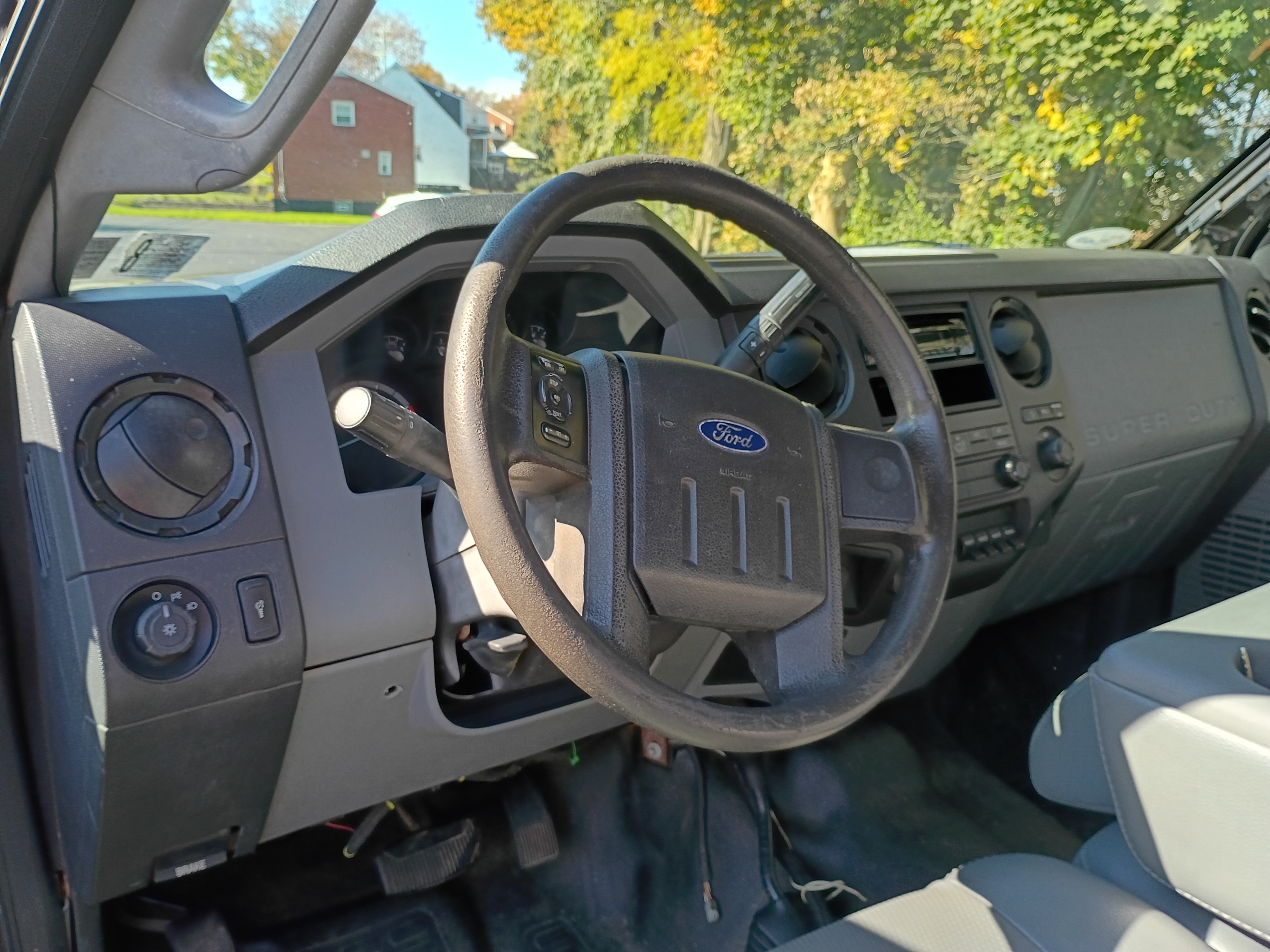 Used 2011 Ford F250 XL w/ PWR Equipment Group AWD/4WD image 16