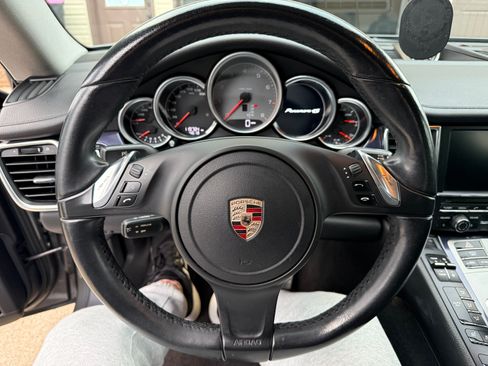 Used 2014 Porsche Panamera 4S image 13