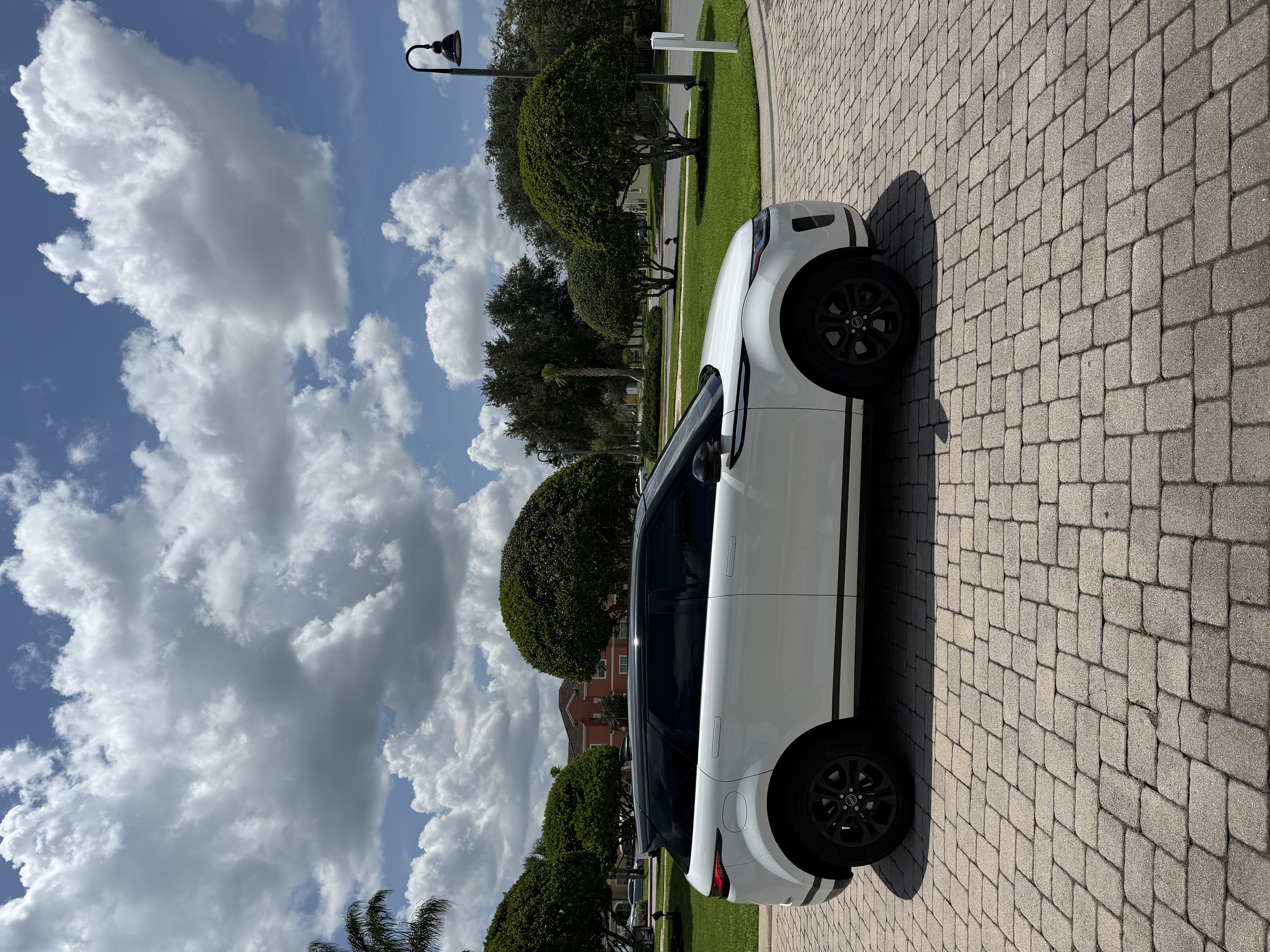 Used 2020 Land Rover Range Rover Evoque S AWD/4WD image 12