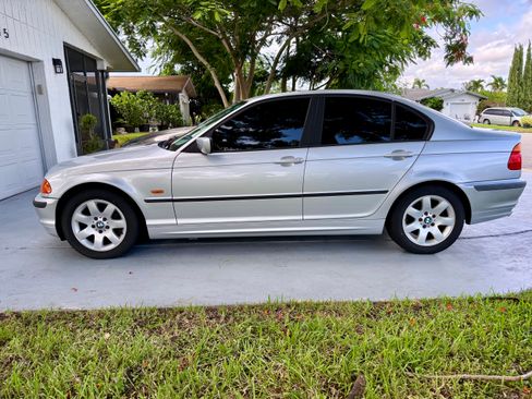 Used 2001 BMW 325i Sedan RWD image 4