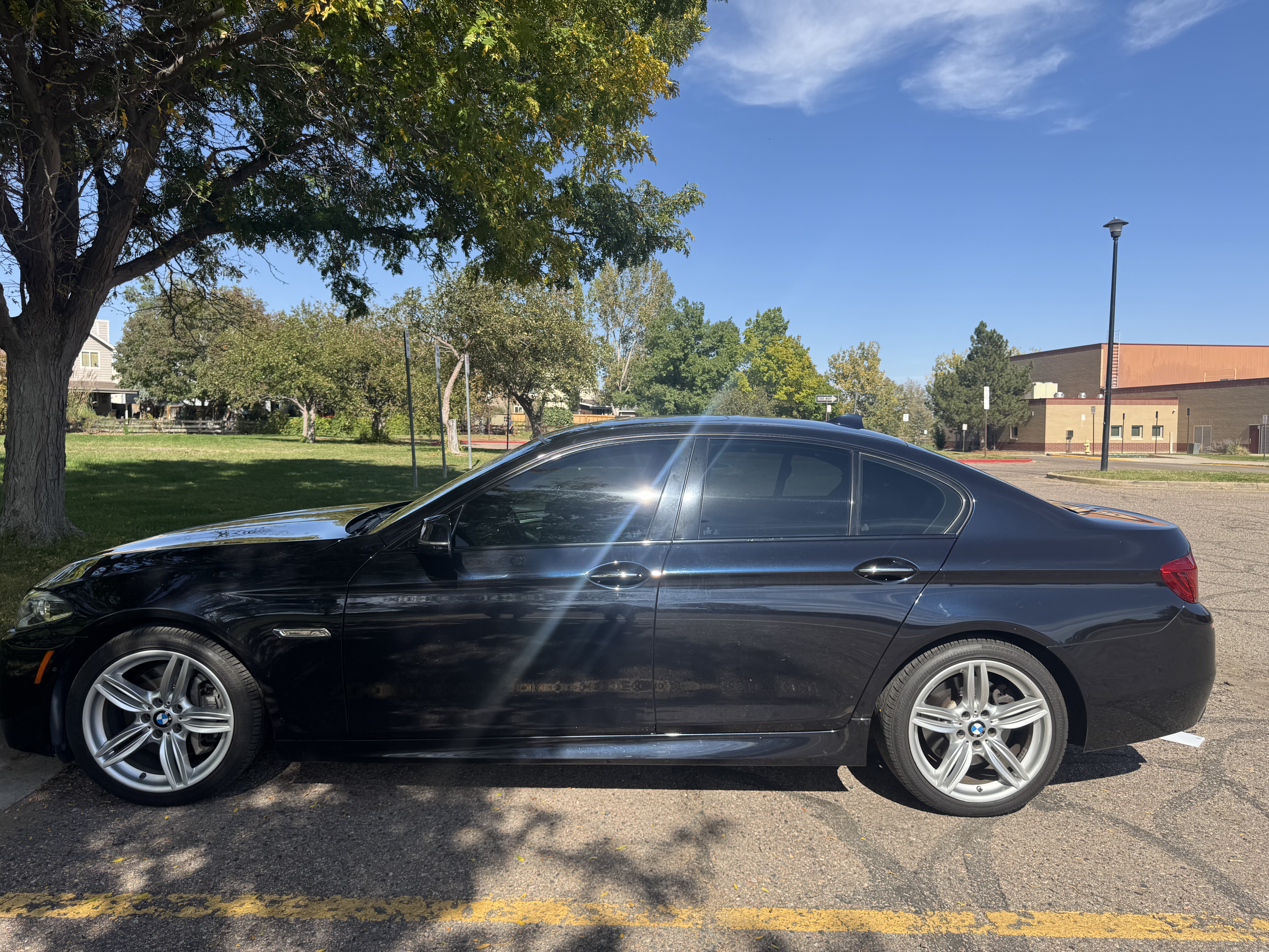 Used 2014 BMW 550i xDrive Sedan AWD/4WD image 14