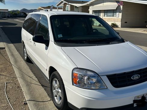 Used 2005 Ford Freestar SES image 2