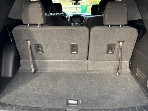 Used 2018 Chevrolet Traverse LT image 9