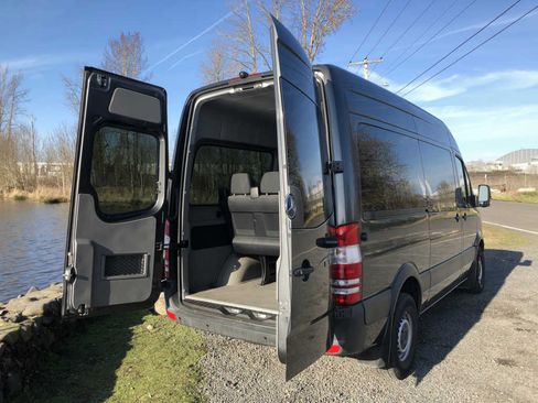 Used 2013 Mercedes-Benz Sprinter 2500 image 14