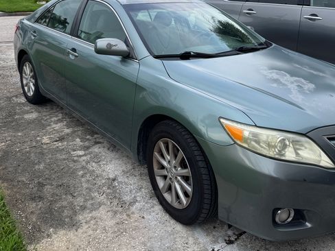 Used 2011 Toyota Camry XLE w/ XLE Extra-Value Pkg #1 FWD image 5