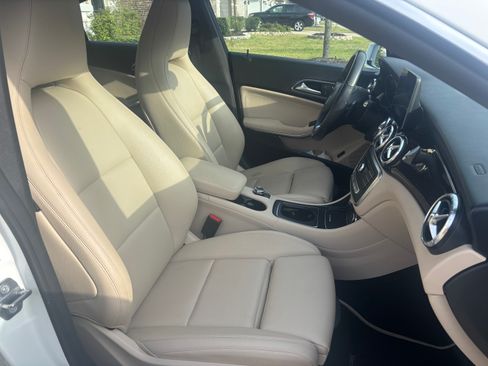 Used 2018 Mercedes-Benz CLA 250 image 12