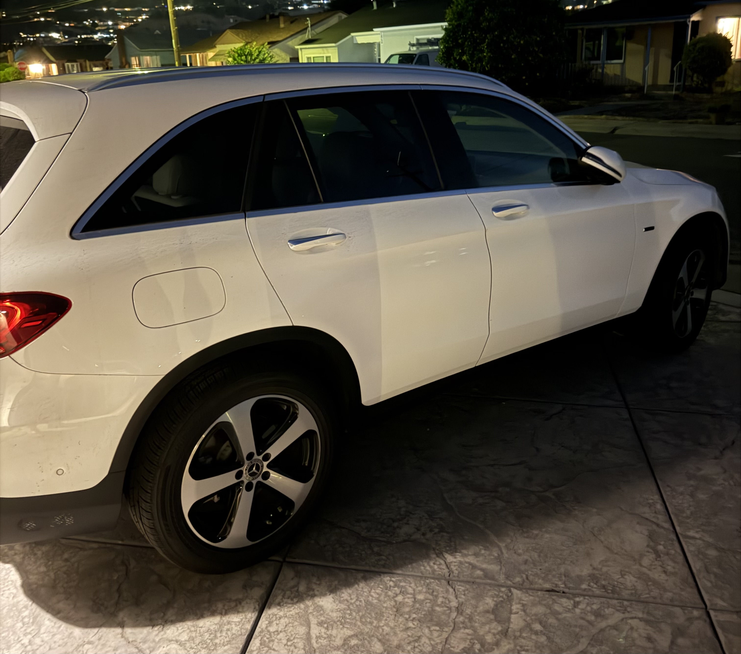 Used 2020 Mercedes-Benz GLC 350e 4MATIC image 8