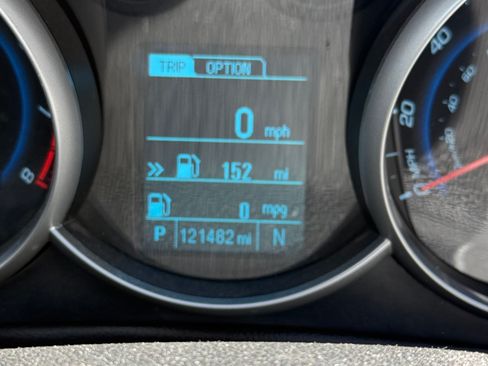 Used 2013 Chevrolet Cruze LT FWD image 2