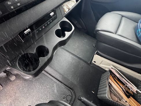 Used 2024 Mercedes-Benz Sprinter 2500 image 14