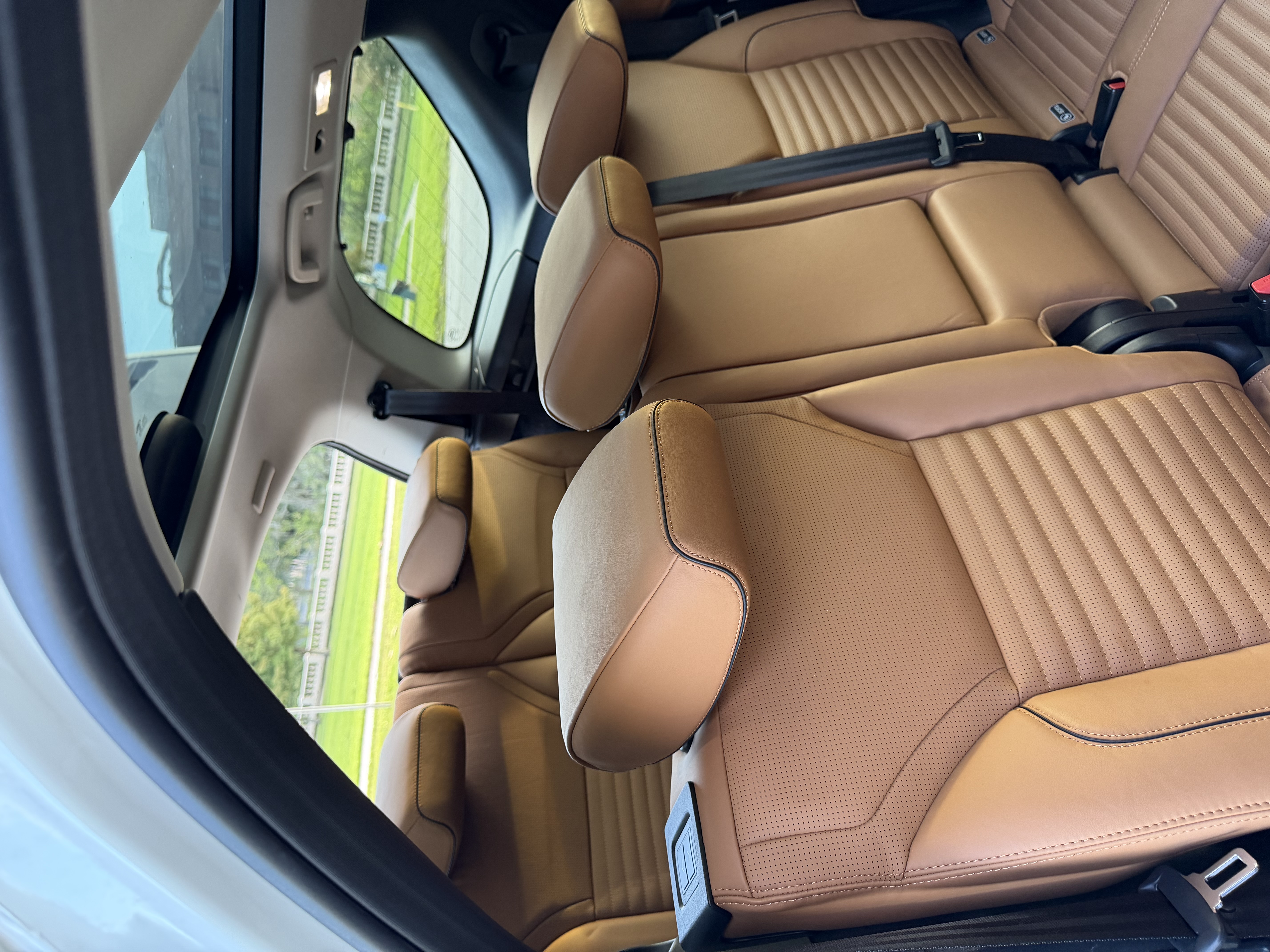 Used 2017 Land Rover Discovery HSE Luxury AWD/4WD image 13