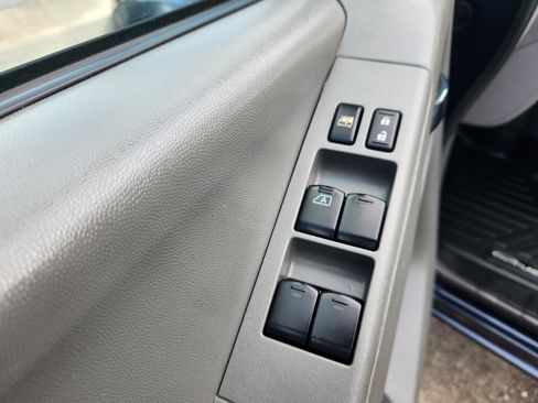 Used 2019 Nissan Frontier SV image 8