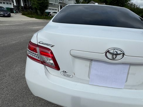 Used 2011 Toyota Camry LE FWD image 14