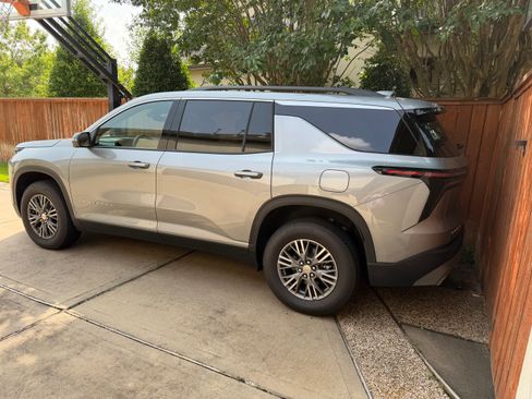 Used 2026 Chevrolet Traverse LT w/ Driver Confidence Package FWD image 10
