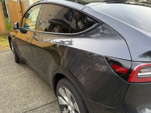 Used 2024 Tesla Model Y Long Range image 12