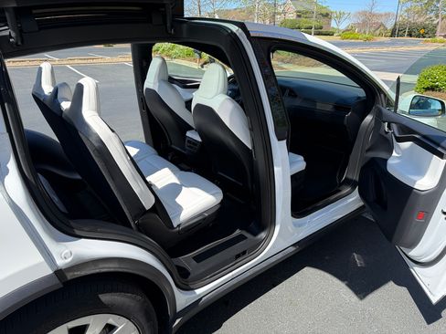 Used 2021 Tesla Model X Performance image 15