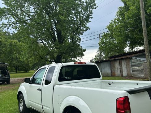 Used 2017 Nissan Frontier S image 8