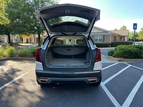 Used 2021 Cadillac XT5 Premium Luxury FWD image 4