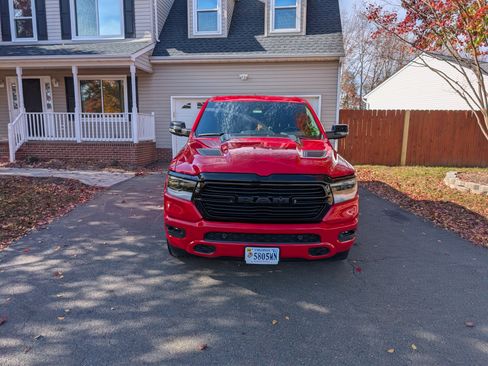 Used 2024 RAM 1500 Laramie image 2