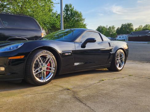 Used 2008 Chevrolet Corvette Z06 w/ Preferred Equipment Group image 9
