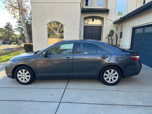 Used 2009 Toyota Camry Hybrid image 2