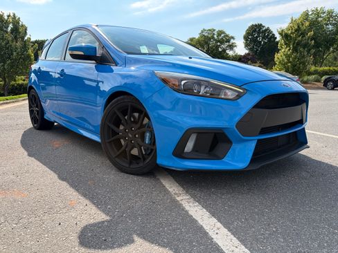 Used 2017 Ford Focus RS AWD/4WD image 5