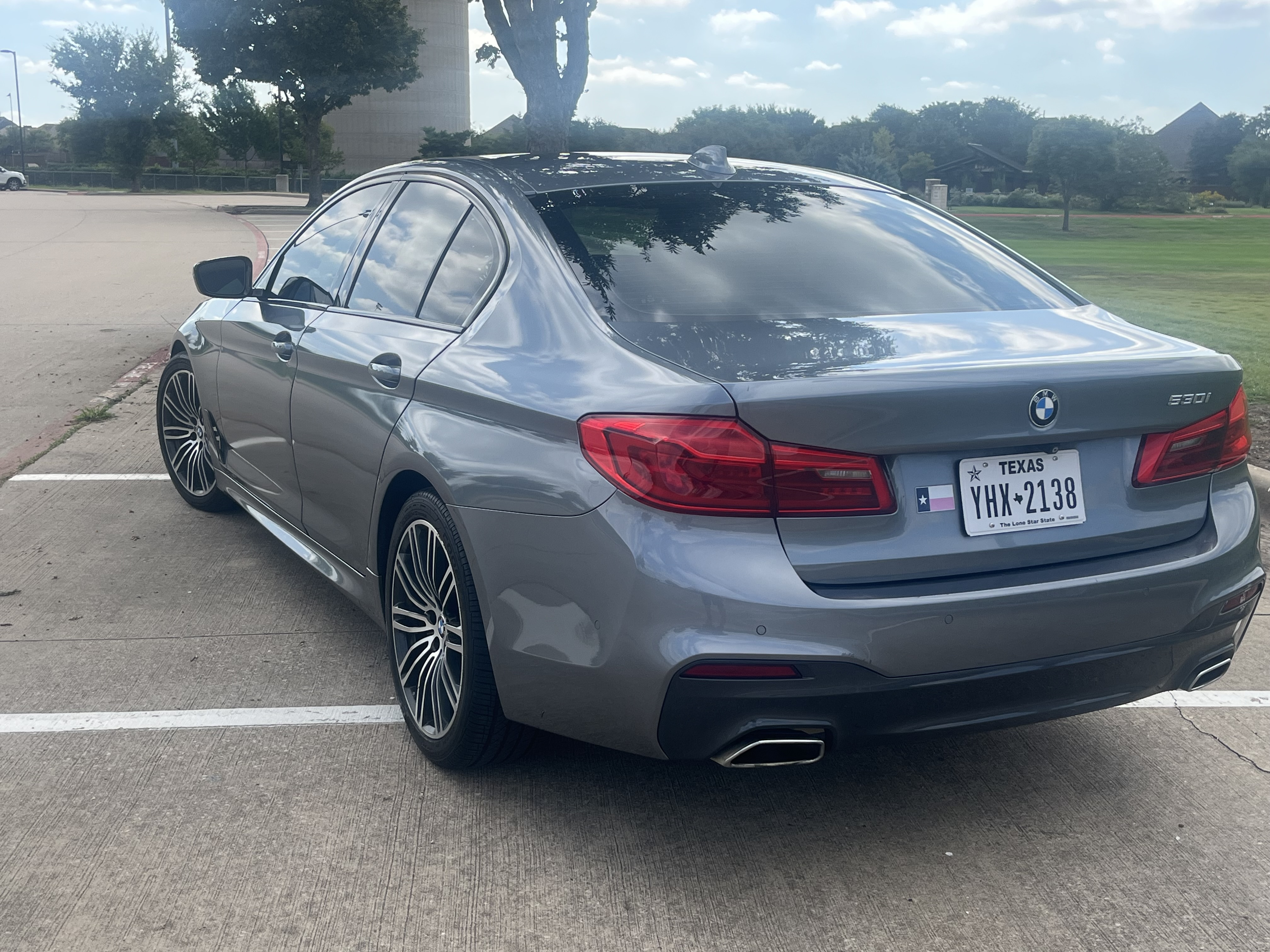 Used 2019 BMW 530i w/ M Sport Package RWD image 4