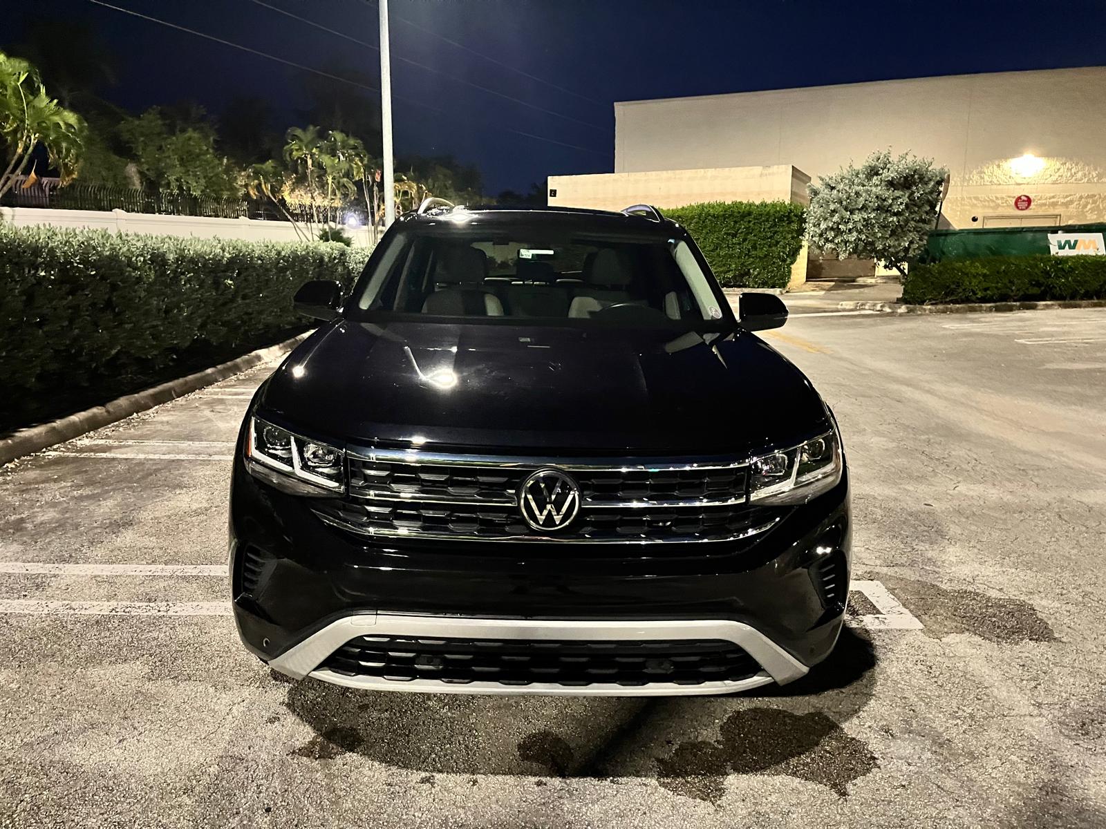 Used 2022 Volkswagen Atlas SE w/ Panoramic Sunroof Package FWD image 2