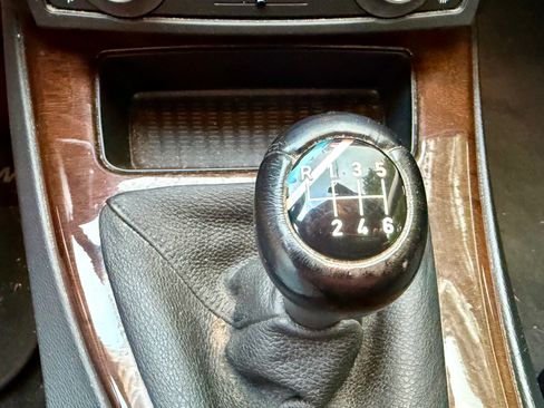 Used 2011 BMW 328i Sedan RWD image 12