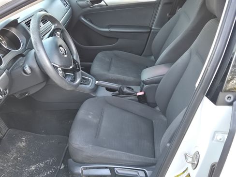 Used 2015 Volkswagen Jetta Sport image 4