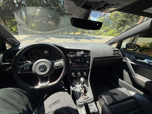 Used 2019 Volkswagen GTI SE FWD image 12