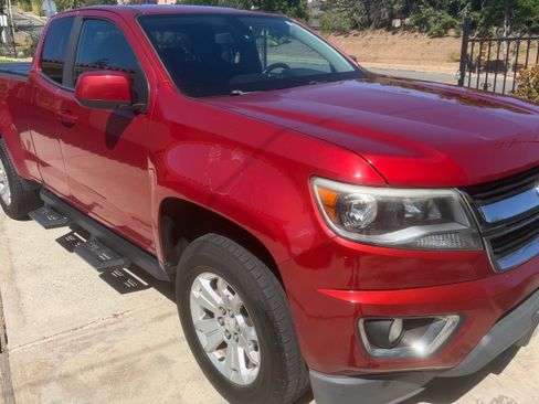 Used 2015 Chevrolet Colorado LT w/ LT Convenience Package RWD image 4