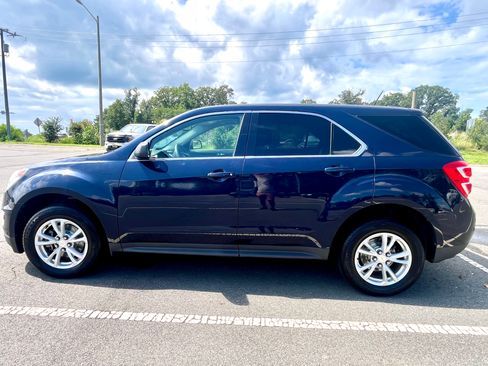 Used 2017 Chevrolet Equinox LS AWD/4WD image 4