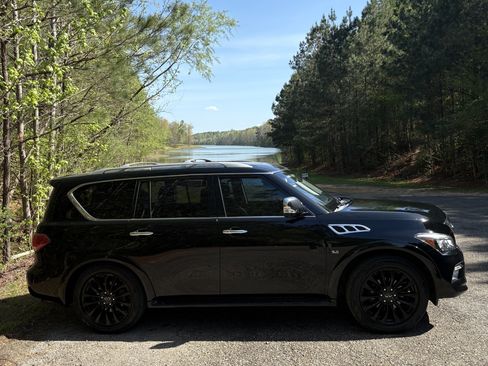 Used 2016 INFINITI QX80 2WD w/ Deluxe Technology Package image 6