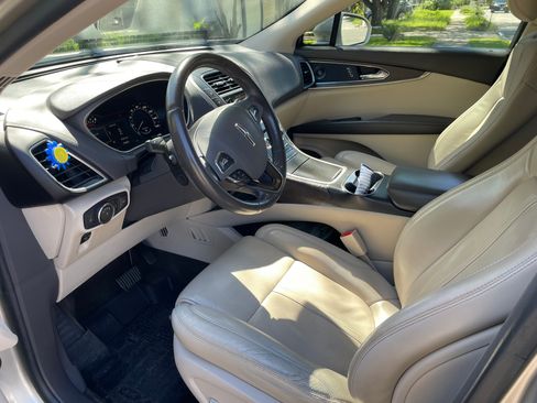 Used 2017 Lincoln MKX Reserve FWD image 5