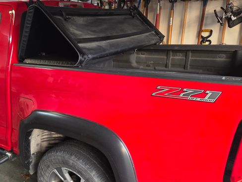 Used 2016 Chevrolet Colorado Z71 image 9