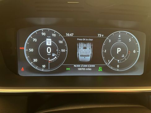 Used 2017 Land Rover Range Rover Sport HSE image 30