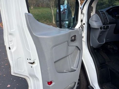 Used 2019 Ford Transit 250 130 Low Roof image 13