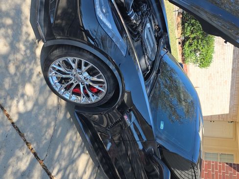 Used 2015 Chevrolet Corvette Z06 w/ 3LZ Preferred Equipment Group image 2