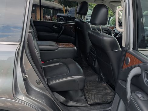 Used 2018 INFINITI QX80 Sport Utility 4D w/ All Season Package image 9