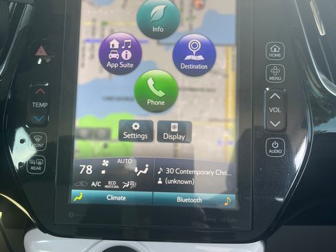 Used 2018 Toyota Prius Four Touring image 9