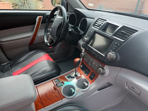 Used 2010 Toyota Highlander Limited image 12