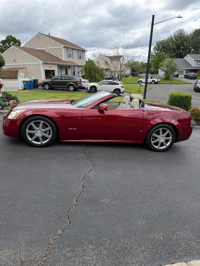 Used 2006 Cadillac XLR RWD image 5