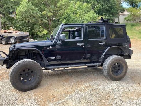 Used 2008 Jeep Wrangler Unlimited Sahara w/ Dual Top Group image 19