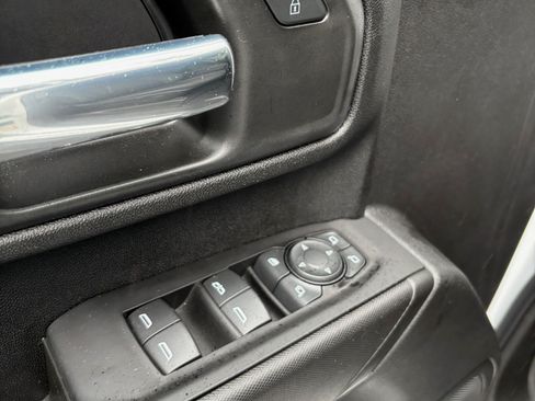 Used 2024 Chevrolet Silverado 2500 Custom w/ Custom Value Package image 17