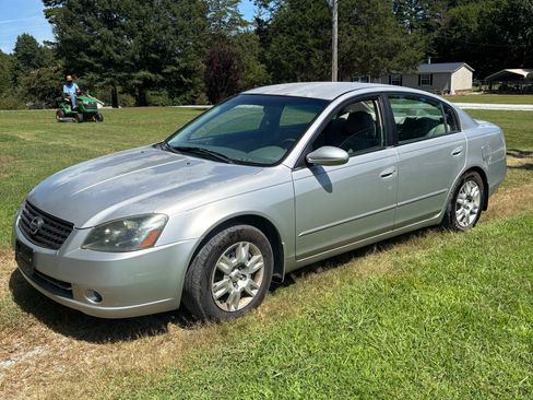 Used 2006 Nissan Altima 2.5 S w/ (P01) Special Edition Pkg image 1