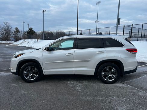 Used 2017 Toyota Highlander Limited Platinum AWD/4WD image 12