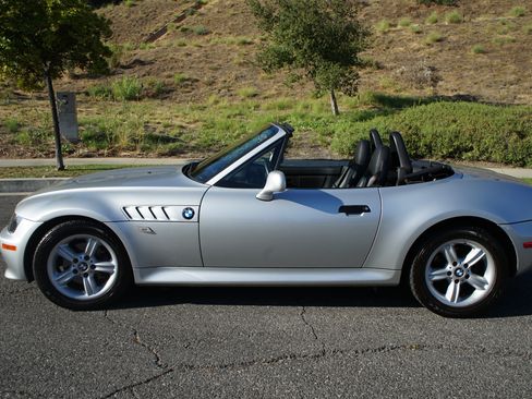 Used 2000 BMW Z3 2.5i image 10